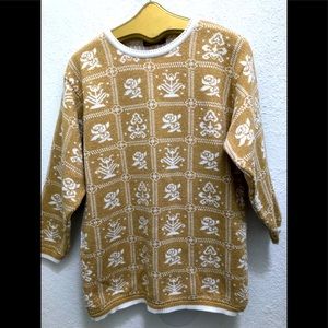 Vintage below hips sweater